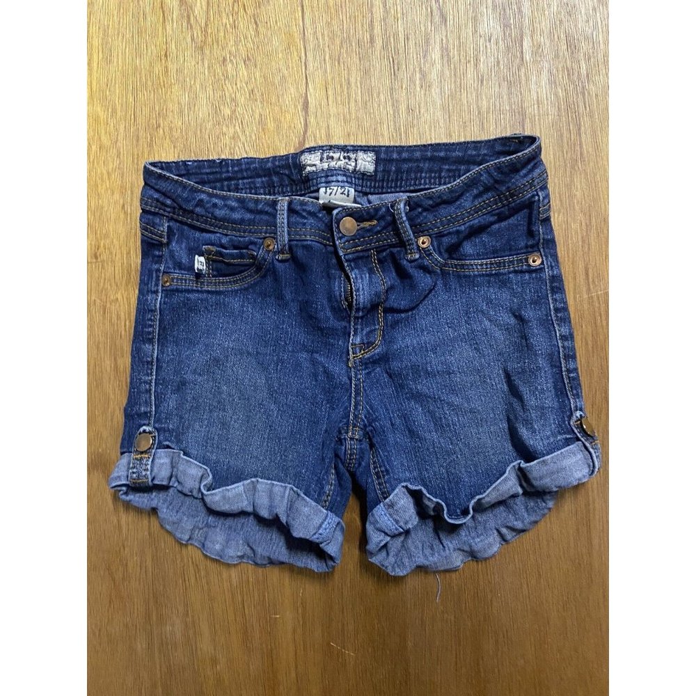 17/21 Exclusive Denim Women's Shorts Size 8